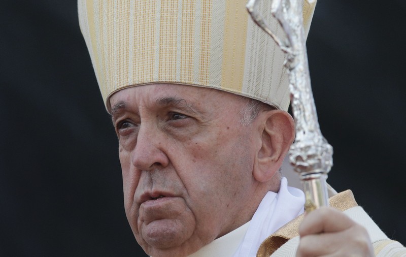 VIDEO | Finalul vizitei istorice a Papei Francisc în România. Suveranul Pontif a plecat în aplauzele și uralele românilor: „Mă întorc acasă îmbogăţit”