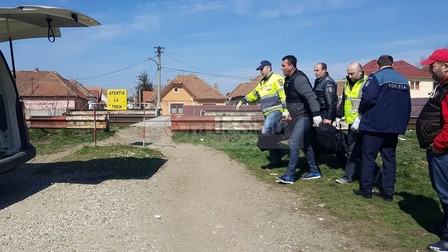 Au intervenit imediat autospeciale SMURD și de descarcerare, dar în zadar. Medicii nu au mai putut face nimic