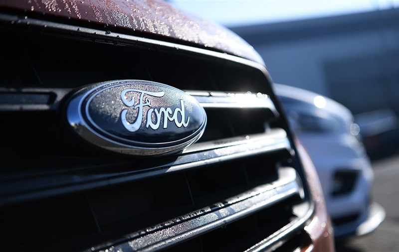 Ford vrea să blocheze automat accesul în mașină al șoferilor care nu-și plătesc ratele. Ce alte măsuri poate lua mașina împotriva rău-platnicilor