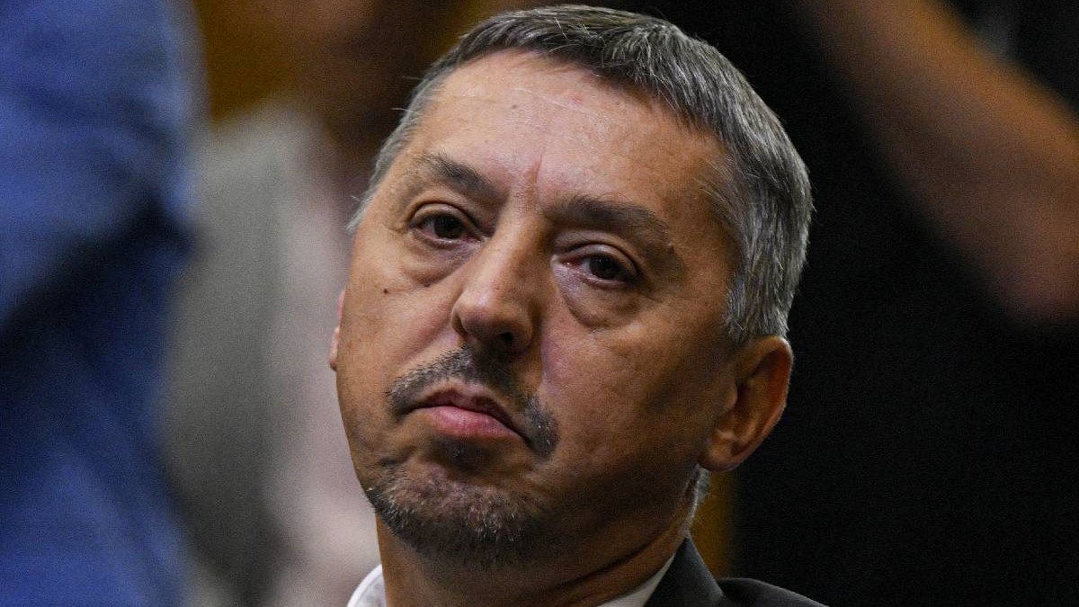primplan cu Daniel David, ministrul Educației, pare supărat