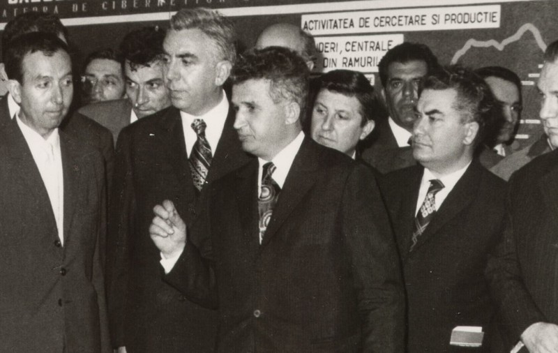 10 lucruri neștiute despre Nicolae Ceaușescu. Pe cine a sărutat dictatorul după moarte și la ce premiu visa