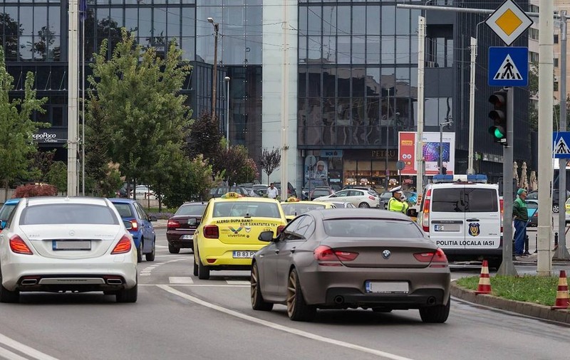 Șoferii din Iași vor putea merge și pe benzile speciale. Situațiile în care accesul va fi permis