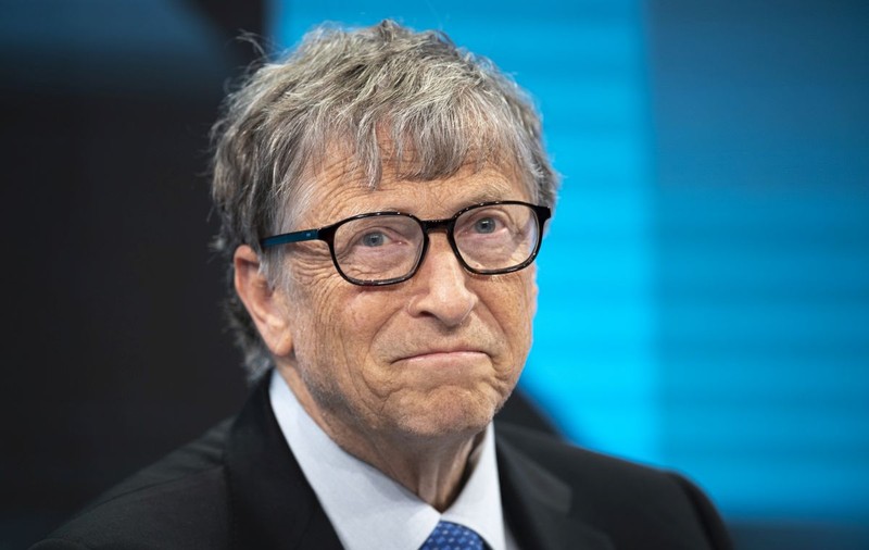 Bill Gates a fost ”Secret Santa” pentru o tânără norocoasă de pe Internet. Iată tot ce conținea cadoul incredibil de 36 de kilograme