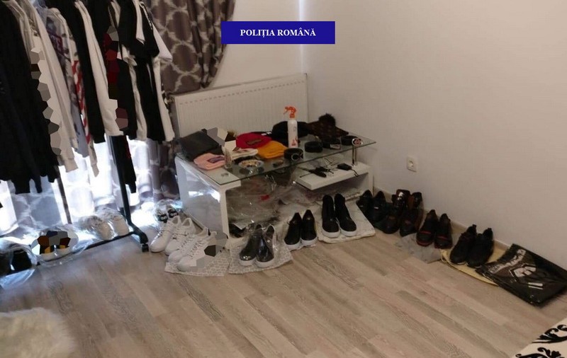 Doi orădeni s-au ales cu dosare penale după ce au fost prinși că vindeau pe OLX haine "de firmă" care erau niște falsuri