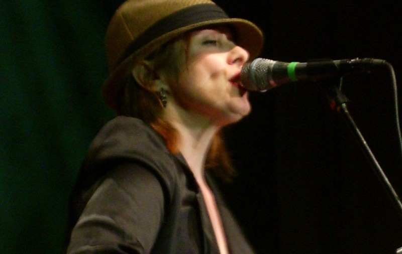 Suzanne Vega a înnebunit Sala Palatului