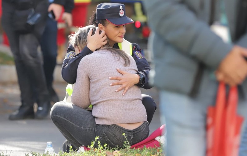 Mama tinerei însărcinate care a murit după explozia din Rahova: „Puteau să spună «Băi prostilor, plecați de-acasă că nu se poate să mai stați aici!»”