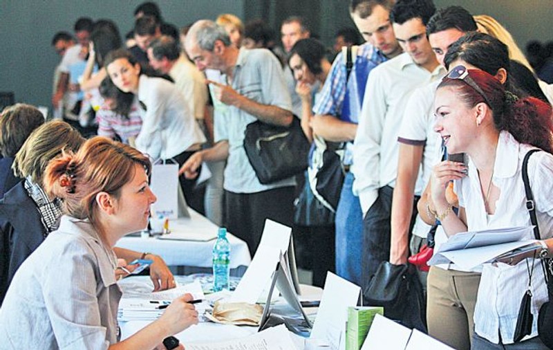 VREI UN JOB OFERTANT? Uite cum încearcă angajatorii SĂ TE PRINDĂ ÎN PLASĂ