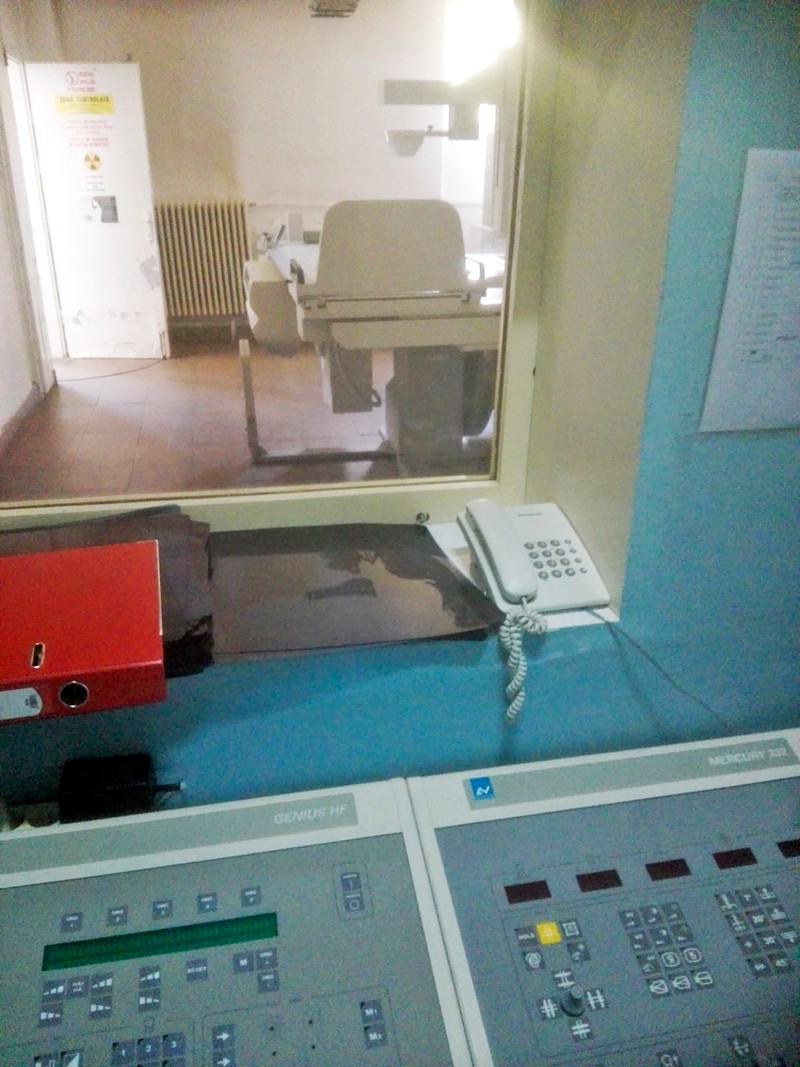 Aparatul nou de radiologie, în valoare de aproximativ 200.000 de euro, este instalat și funcționează doar pe hârtie