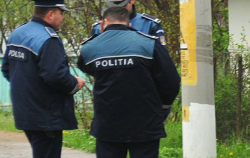 Un recidivist acuzat că a sechestrat și violat o bătrână cu afecțiuni psihice, cercetat în stare de libertate