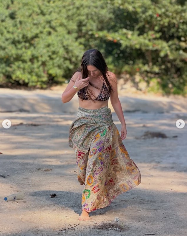 Imagini cu Adela Popescu și Radu Vâlcan în Thailanda. Cum au fost surprinși cei doi pe plajă