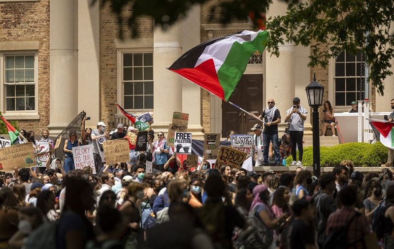 Palestinienii se pot baza pe studenţii americani, dar nu şi pe aliaţii arabi pentru a le susţine cauza prin proteste. Care sunt motivele