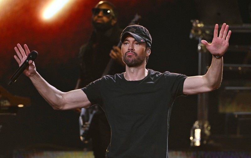 Enrique Iglesias și Anna Kournikova așteaptă al patrulea copil. Sunt împreună de 24 de ani și au deja gemeni și o fetiță