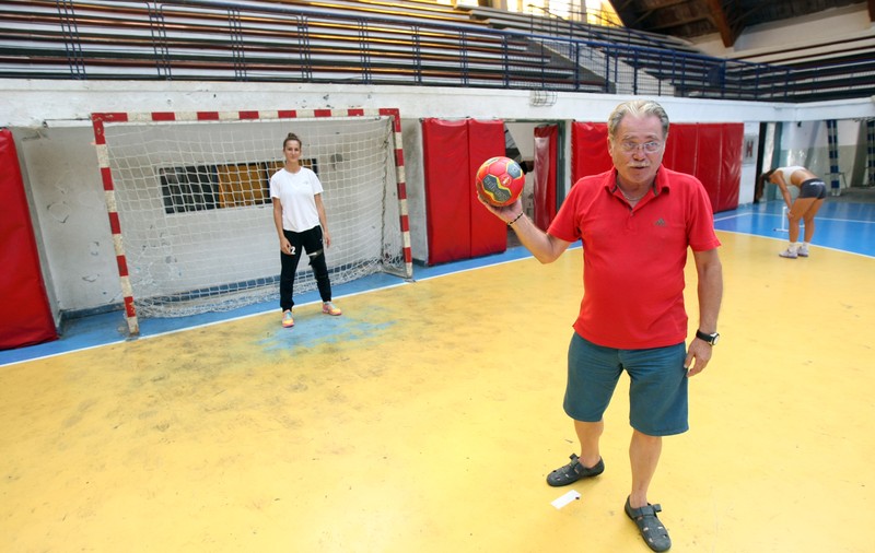 HANDBAL / Antrenorul a două fete de aur: ”Dana a jucat cu un deget rupt”