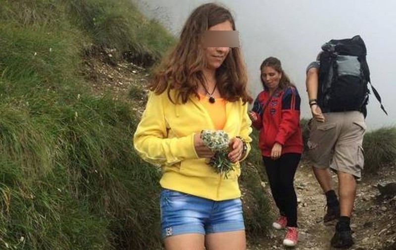IGNORANŢA lor a CĂLCAT ÎN PICIOARE FLORILE DE COLŢ! Turişti ROMÂNI şi-au FĂCUT BUCHET din aceste COMORI RARE ALE NATURII