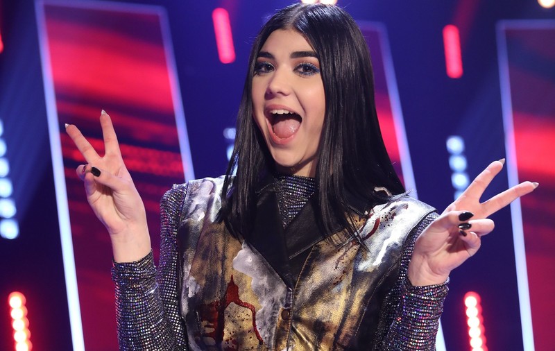 Jasmina Răsădean, finalistă la “Vocea României”, e fată de lăutar și provine dintr-o familie destrămată!