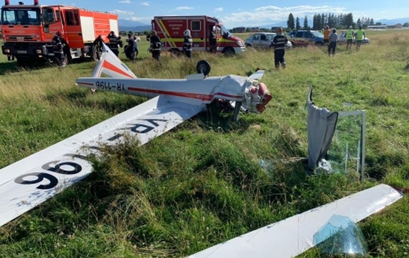 Un planor a aterizat forțat în județul Hunedoara. Pilotul a fost rănit | VIDEO
