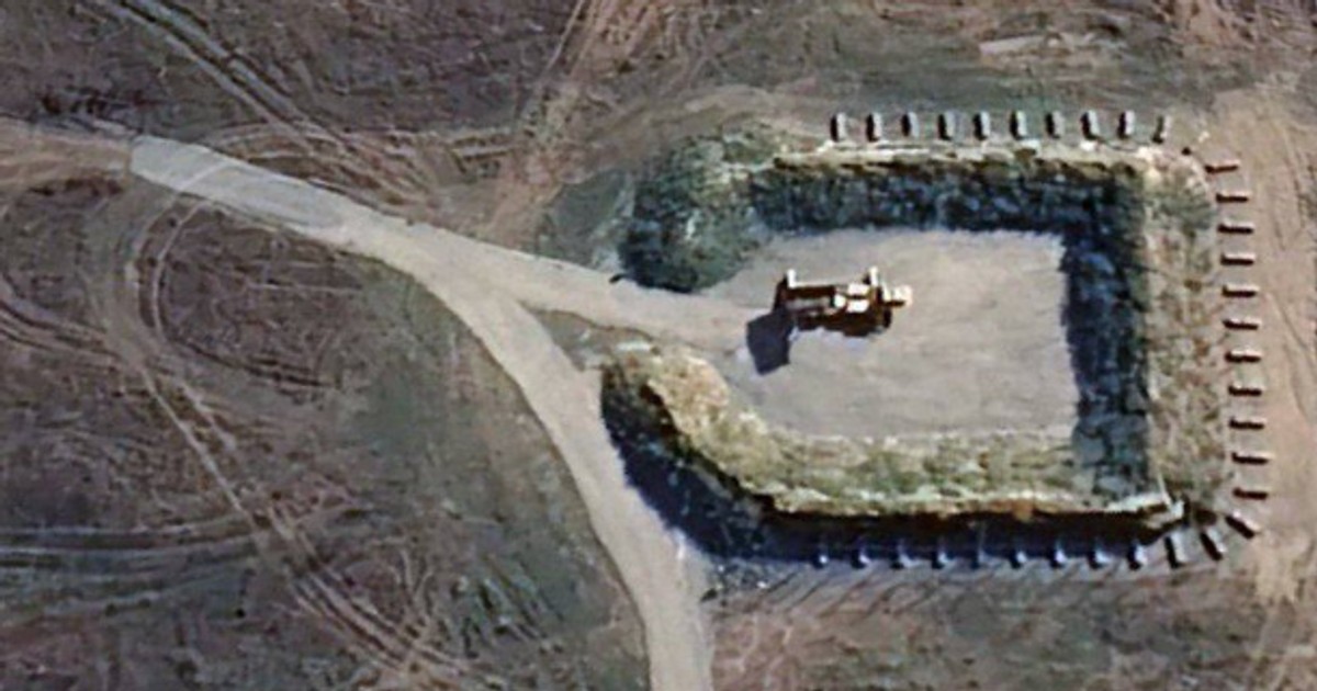 O fotografie cu un sistem Patriot amplasat lângă Kiev a stârnit rumoare pe rețelele sociale. Imaginea prezintă și un crater în apropiere, creat de impactul unei rachete Kinjal Citeşte întreaga ştire: Eșecul celei mai bune rachete a Rusiei e colosal, conform unei fotografii cu o țintă ratată de lângă Kiev