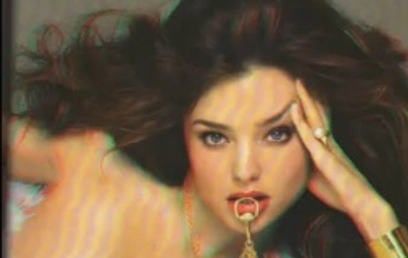 Video | Miranda Kerr, goală în revista Vogue, varianta 3D