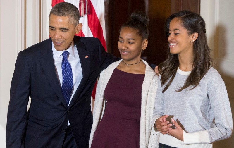 Le-a criticat pe fetele lui Obama și a fost forțată să demisioneze