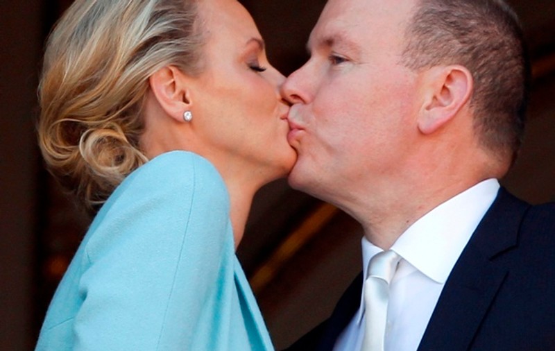 Primele poze cu Albert de Monaco si Charlene Wittstock ca soţ şi soţie