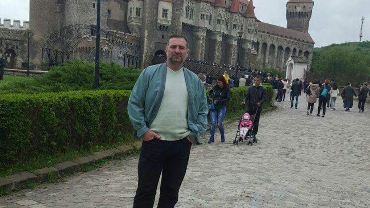 ”Premierul Viorica Dăncilă mi-a fost profesor, iar ministrul Carmen Dan, colegă de clasă”. ovidiu grosu, fostul elev al premierului Viorica Dăncilă