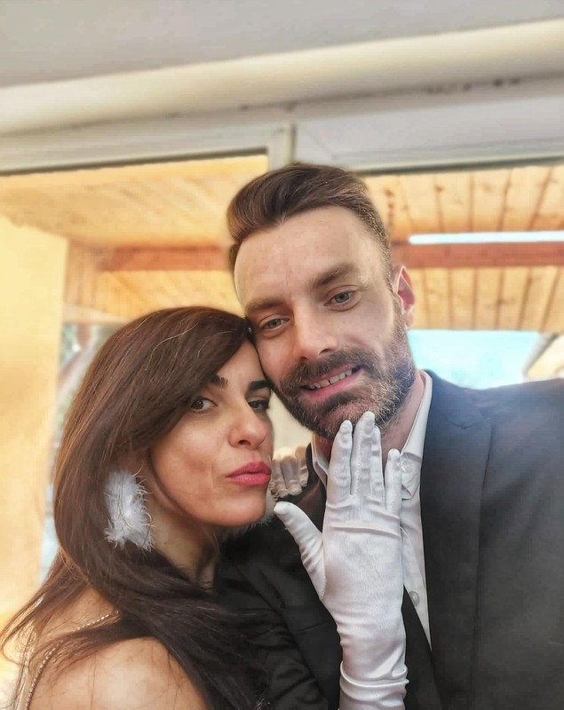 Mihaela Coșerariu, fosta soție a lui Mădălin Ionescu, s-a căsătorit. A purtat o ținută îndrăzneață