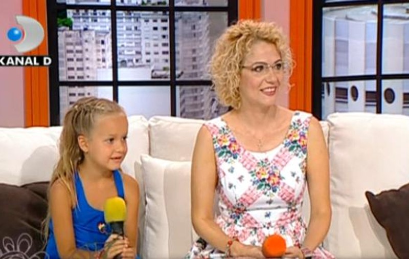 Raluca Moianu îşi răsfaţă fiica cu măsură