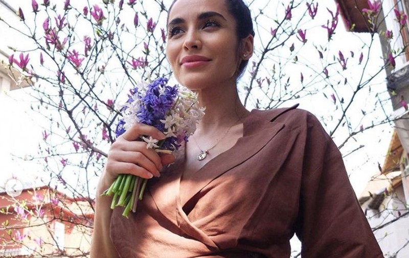 La 41 de ani și luna a șasea de sarcină, Lili Sandu trece cu brio proba costumului de baie. “Este cea mai bună versiune a corpului meu”