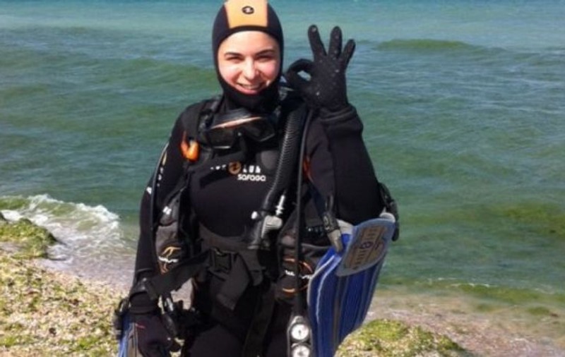 Actriţa Aniela Petreanu a ajuns pe fundul Mării Negre, dar nu s-a mulţumit cu atât! Şi-a luat brevet de scufundător!