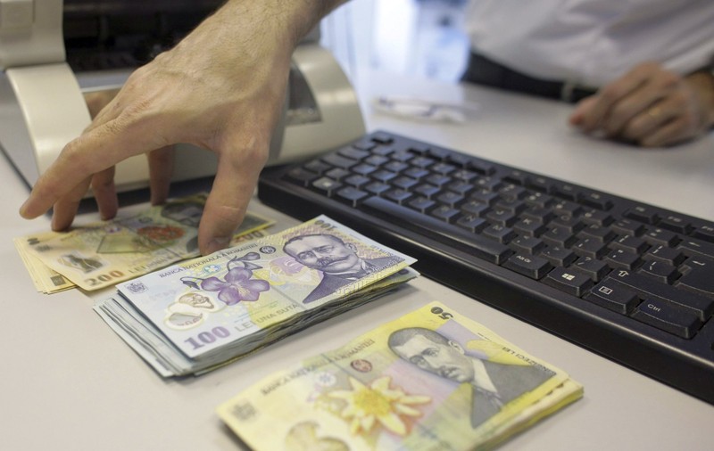 Câți români au depozite de peste 100.000 de euro și care sunt cele mai mari bănci din România