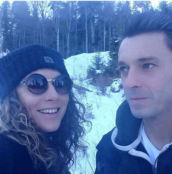 Carmen Brumă și Mircea Badea, selfie într-un peisaj de iarnă, la munte
