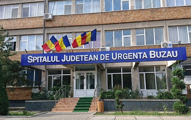 Un bărbat s-a aruncat de la etaj la Spitalul Judeţean de Urgenţă din Buzău