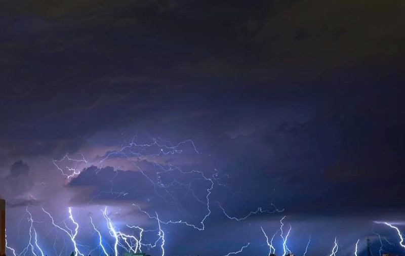 Avertismentul meteorologilor. Ploi torențiale și grindină în următoarele zile. Progonoză specială pentru București