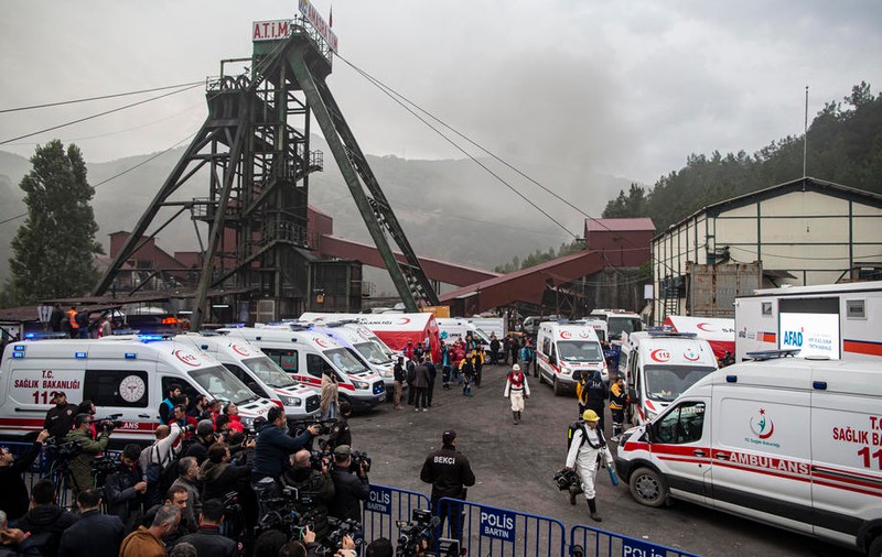 Bilanţul deceselor după explozia din mina de cărbune din Turcia a ajuns la 41