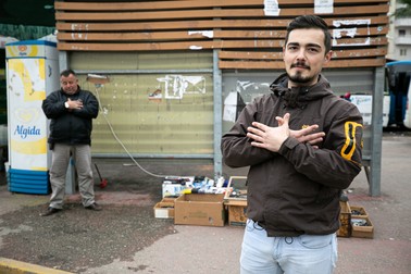 Rolfi are 23 de ani și vrea să plece din Albania