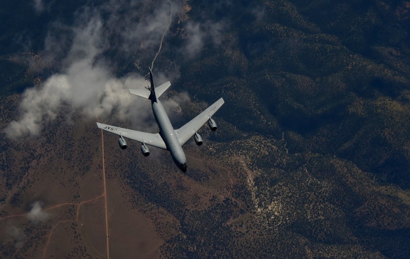 Totul despre avioanele KC-135 Stratotanker, care alimentează în zbor flota SUA și a partenerilor din NATO