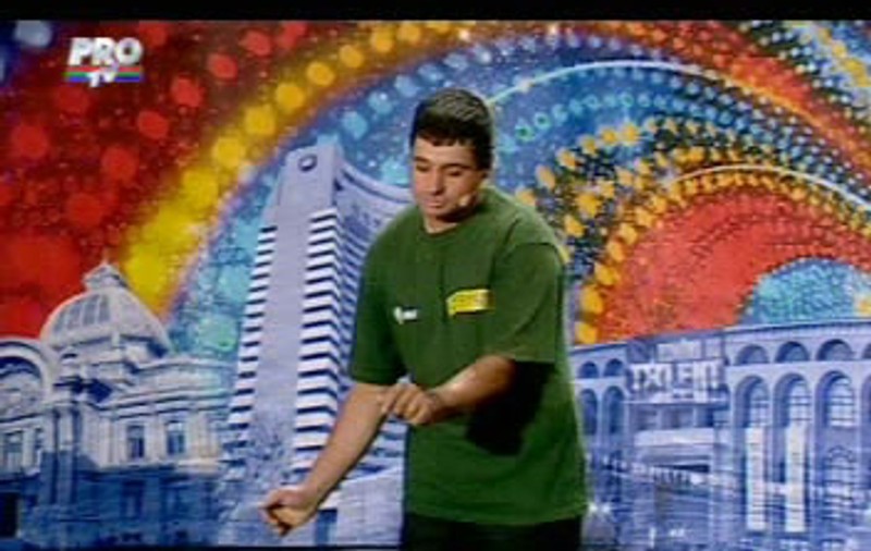 ROMANII AU TALENT | Orfan, muncitor la Salubrizare, dar cu un talent deosebit. Vezi cum a convins juraţii! FOTO