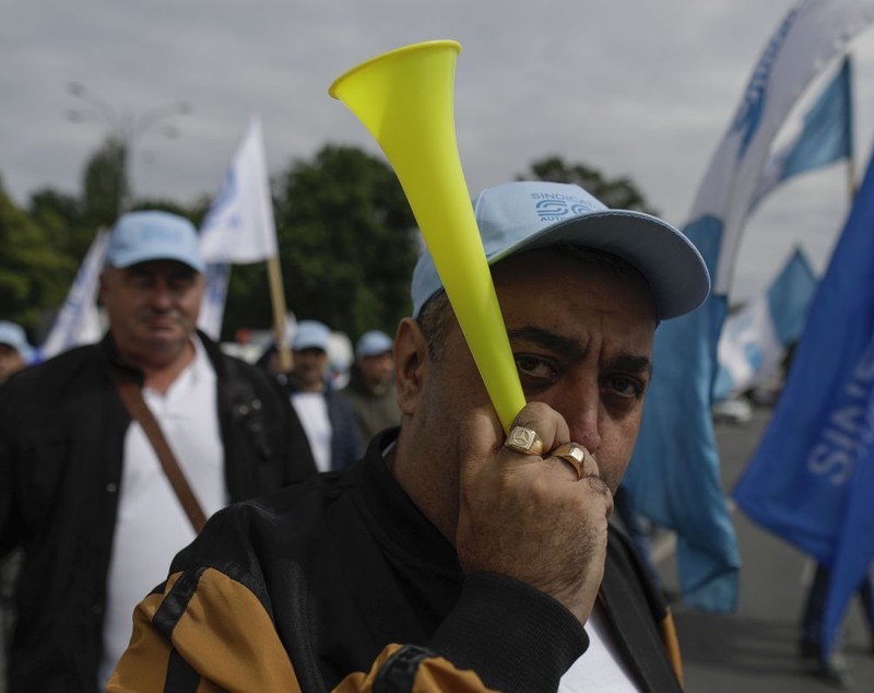 Protest BNS în Capitală, faţă de nivelul crescut al fiscalităţii pe muncă. Discuții între liderii sindicali și oficiali din Ministerul Finanțelor