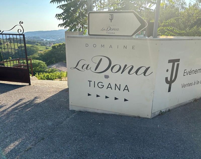 Acasă la Jean Tigana, fostul mare internațional francez care s-a retras din fotbal ca să facă vin în podgoria sa din Cassis. Ce a spus despre meciurile epice ale Craiovei cu Bordeaux