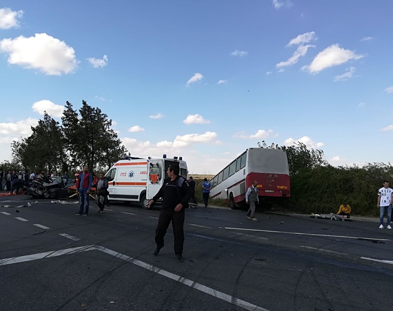 VIDEO | ACCIDENT GRAV la Medgidia. 3 morți și 8 răniți, din care unul în comă | GALERIE FOTO