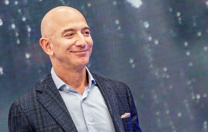 Jeff Bezos spune că va dona cea mai mare parte din averea sa de 124 de miliarde de dolari în scopuri caritabile