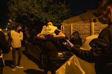 Voluntarii bisericii s-au echipat corespunzător