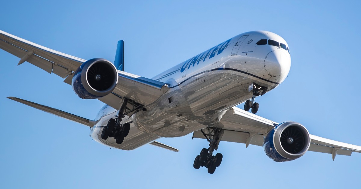 Un avion în timpul zborului