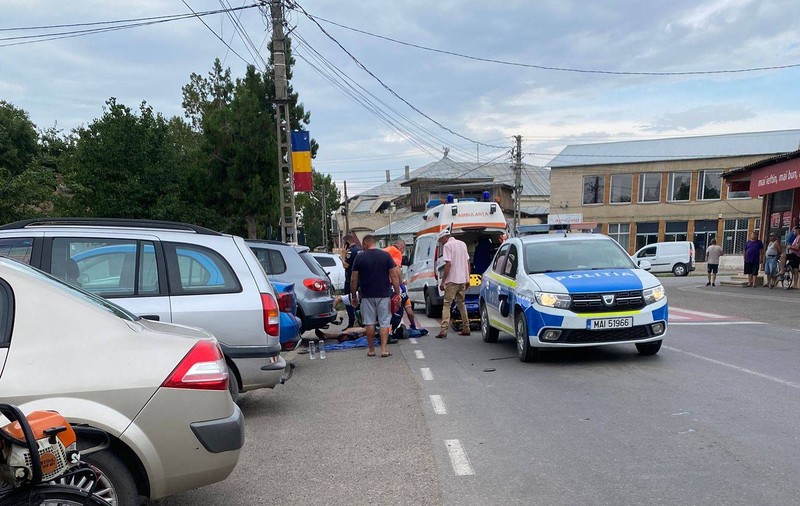 Bărbat accidentat grav pe trecerea de pietoni de o mașină a poliției, în județul Galați