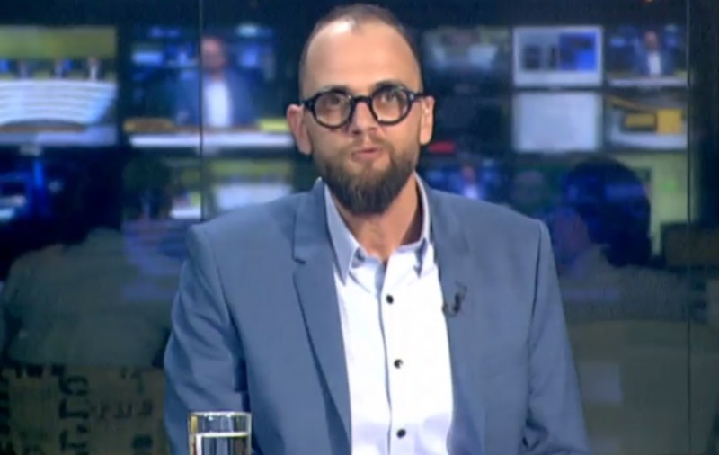 Cu ce se ocupă Oreste de când a renunțat la televiziune. La 47 de ani e bunic și antreprenor pe litoral: „A trebuit să ne adaptăm”