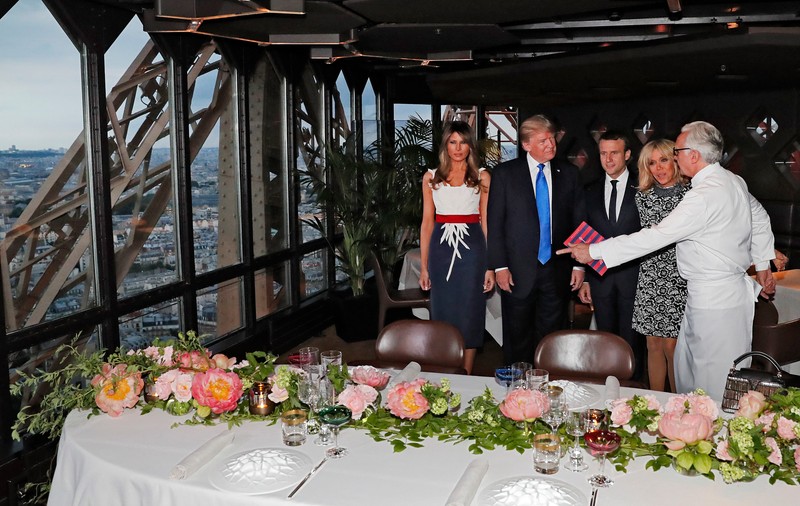 FOTO | Cuplurile Macron și Trump au luat cina la înălțime, într-un restaurant aflat la etajul doi al Turnului Eiffel