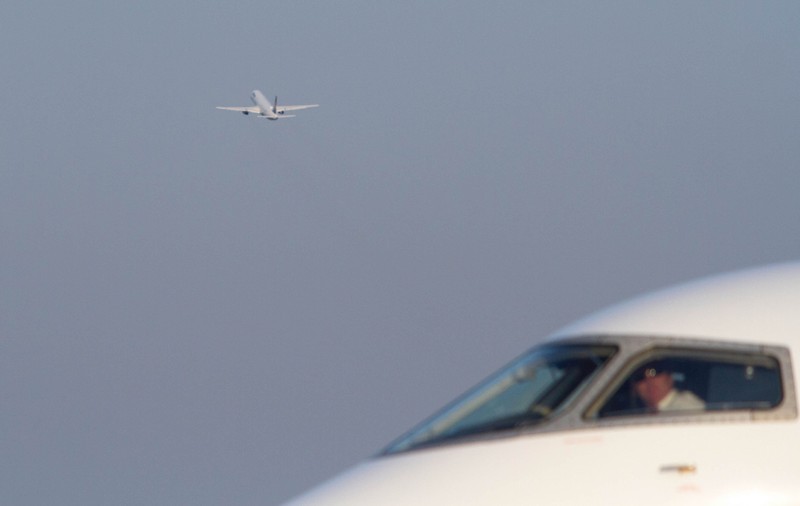 Zboruri amânate pe Aeroportul Otopeni, pe durata desfășurării exericițiilor aviatice de 1 Decembrie