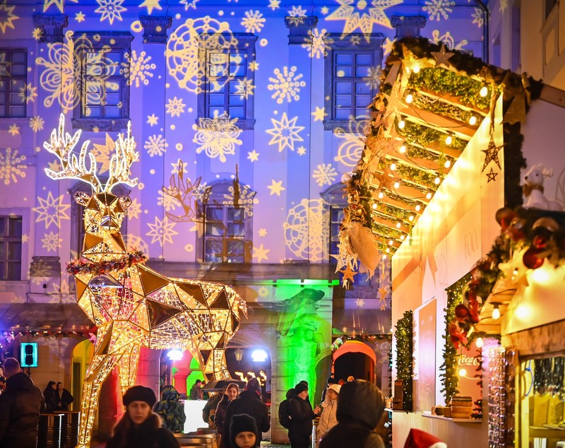 FOTO. Cum arată târgul de Crăciun de la Sibiu și care sunt principalele atracții din acest an