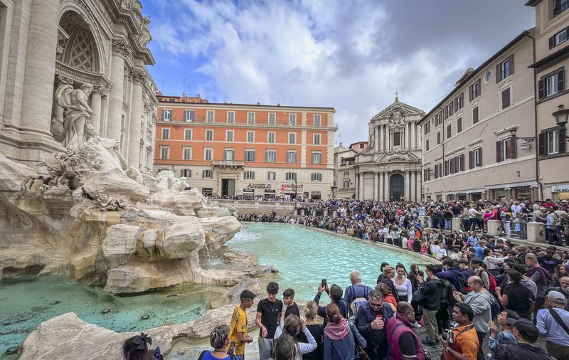 Cei mai mulți hoți de buzunare sunt în Italia, iar majoritatea își fac veacul pe lângă emblematica Fântână Trevi, în Roma