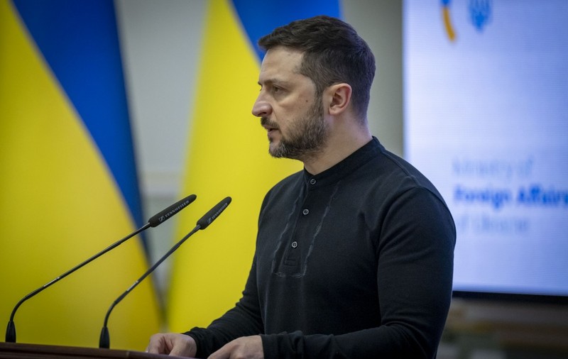 Volodimir Zelenski le transmite diplomaților că aderarea Ucrainei la NATO este „realizabilă”